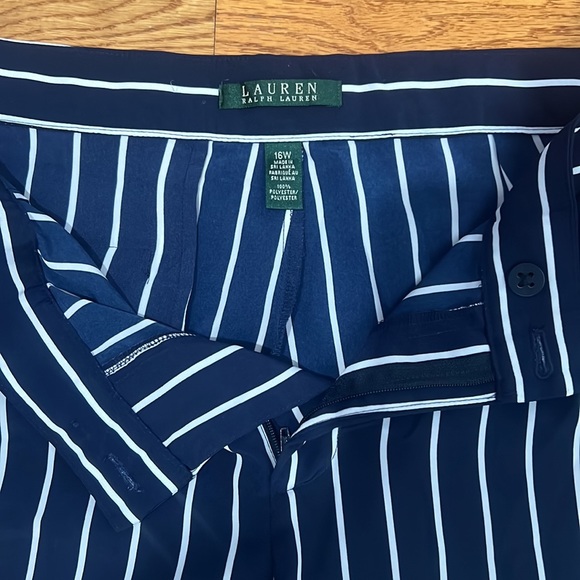 Women’s LAUREN Ralph Lauren pinstriped pants - Picture 3 of 4